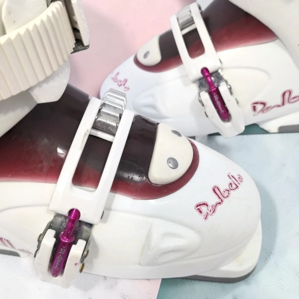 Dalbello Lilly 2 Girls Ski Boots Size 22.5 Mondo US 3.5-4.5 White Burgundy 262mm